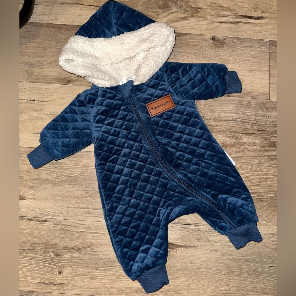 Baby boy long sleeve hooded jumpsuit, bodysuit